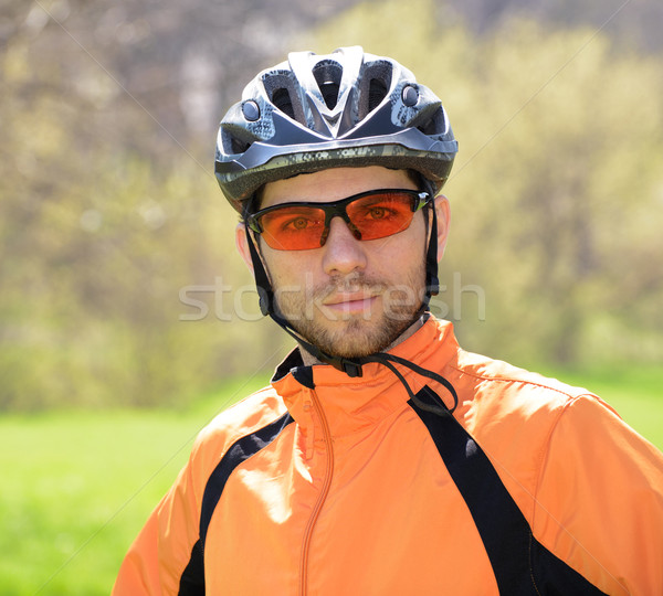 Foto d'archivio: Ritratto · giovani · ciclista · casco · occhiali · uomo