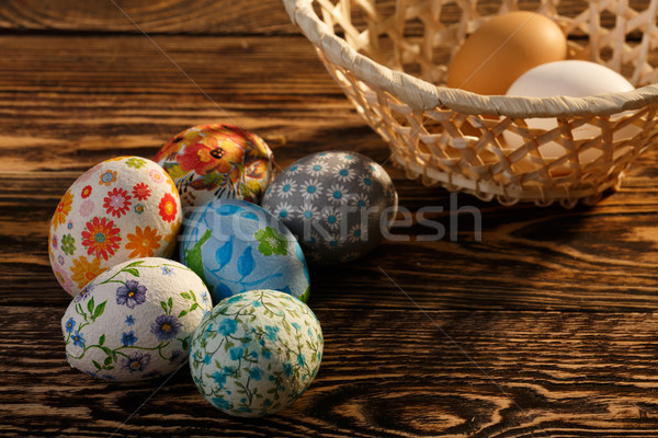 Ovos de páscoa mesa de madeira dirigir sol luz Foto stock © maxsol7