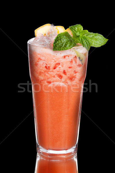 Sommer erfrischend Cocktail isoliert schwarz Obst Stock foto © maxsol7