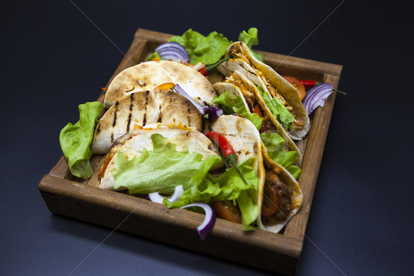 [[stock_photo]]: Mexican · tortilla · viande · boeuf · légumes · épicé