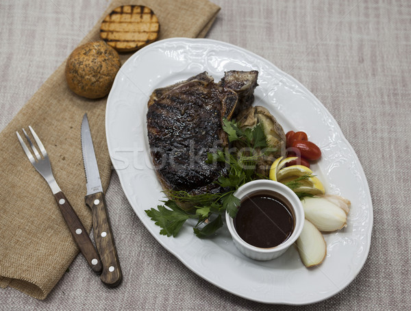 Steak márvány marhahús hús zöldségek barbecue szósz Stock fotó © mcherevan