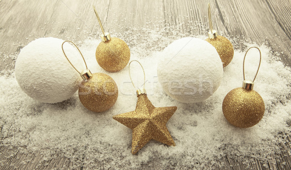 Gold Weihnachten Kugeln Winter Schnee Stock foto © mcherevan