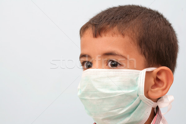 Wenig Jungen Maske medizinischen Kind traurig Stock foto © mehmetcan