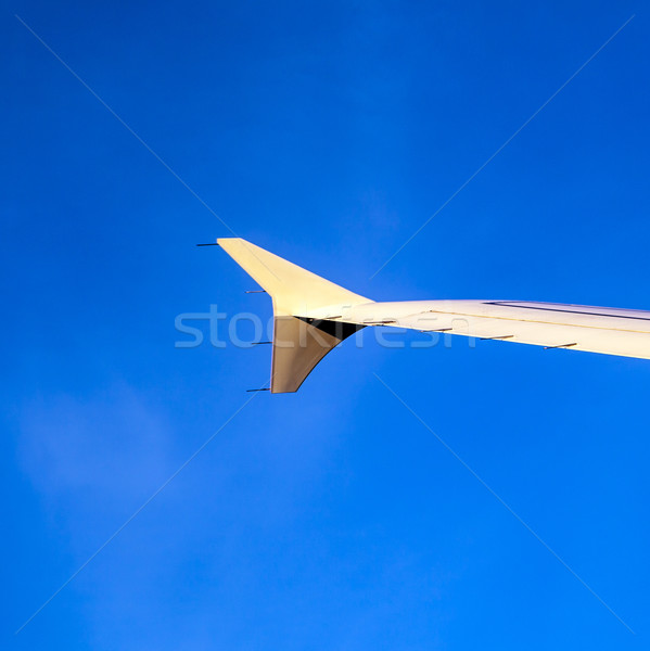 Foto stock: Aeronave · asa · acima · céu · componente · avião