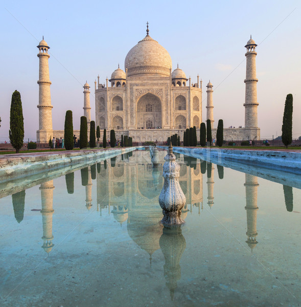 Taj Mahal amanecer luz India cielo agua Foto stock © meinzahn