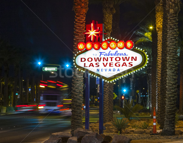 Centrul orasului Las Vegas semna noapte bun venit fabulos Imagine de stoc © meinzahn