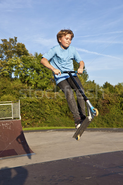 Junge Roller skate Park Rampe Familie Stock foto © meinzahn
