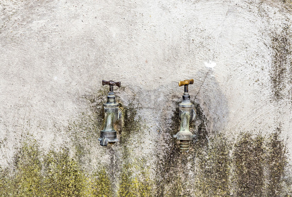 Foto d'archivio: Due · vecchio · acqua · outdoor · muro