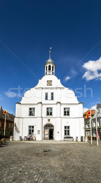 Famoso histórico ayuntamiento fachada cielo azul pared Foto stock © meinzahn