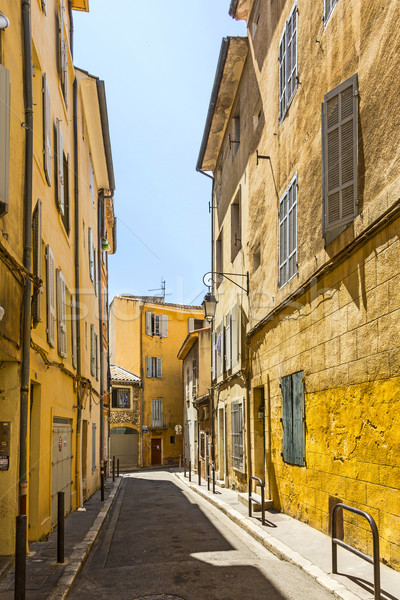 Tipico città vecchia casa facciata costruzione strada Foto d'archivio © meinzahn