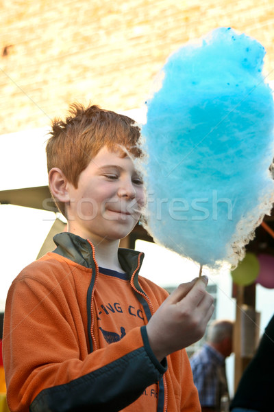 Chłopca bawełny candy uczciwej ręce żywności Zdjęcia stock © meinzahn