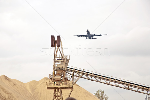 Stock fotó: Repülőgép · leszállás · sóder · helyszín · épület · építkezés