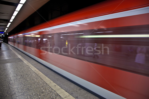 Tren estación rojo velocidad subterráneo Foto stock © meinzahn