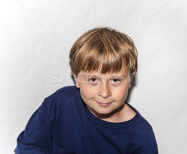 Enfant bleu shirt blanche souriant sourire [[stock_photo]] © meinzahn