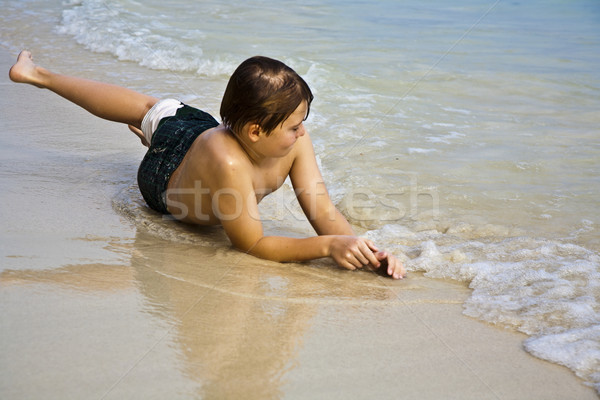 Plaj su bakıyor çocuklar Stok fotoğraf © meinzahn