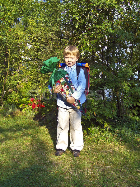 Stolz Kind groß Karton Süßigkeiten wenig Stock foto © meinzahn