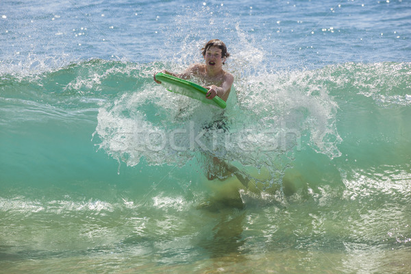 Сток-фото: мальчика · весело · серфинга · волны · пляж · морем