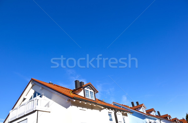 Stockfoto: Algemeen · eengezinswoning · voorstads- · blauwe · hemel · hemel · huis