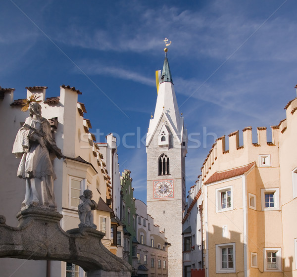 Centrum starych budynków wieża budynku kościoła Zdjęcia stock © MichaelVorobiev