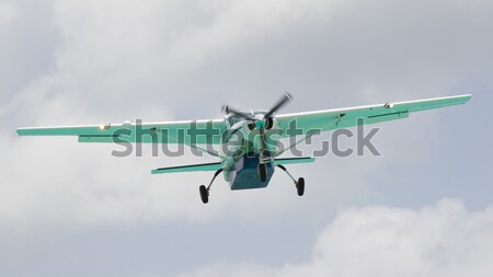 Stockfoto: Klein · vliegtuig · bewolkt · hemel · technologie · vliegtuig