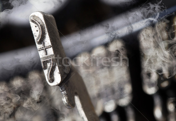 Martelo velho manual máquina de escrever mistério fumar Foto stock © michaklootwijk