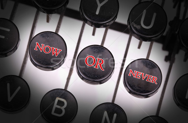 打字機 特別 按鈕 現在 信 關鍵 商業照片 © michaklootwijk