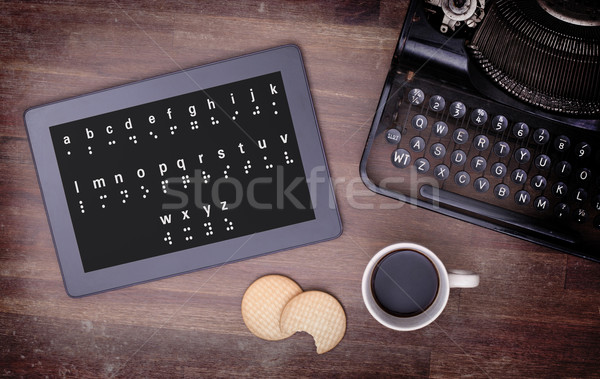 Tablet bağbozumu bakmak iş bilgisayar ofis Stok fotoğraf © michaklootwijk