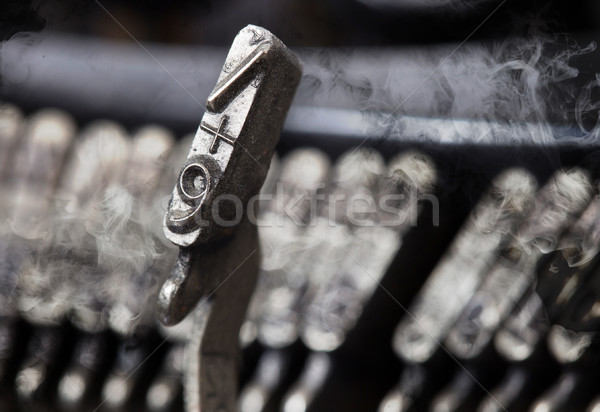 Hammer alten Handbuch Schreibmaschine Geheimnis Rauch Stock foto © michaklootwijk