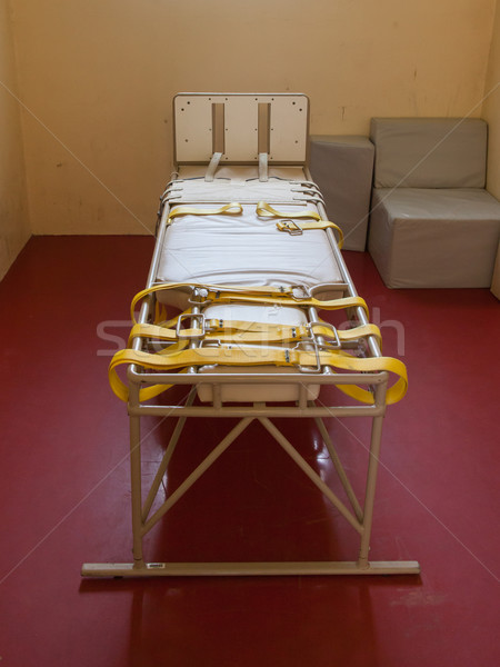 Bett psychiatrischen alten Gefängnis Gesundheit Stock foto © michaklootwijk