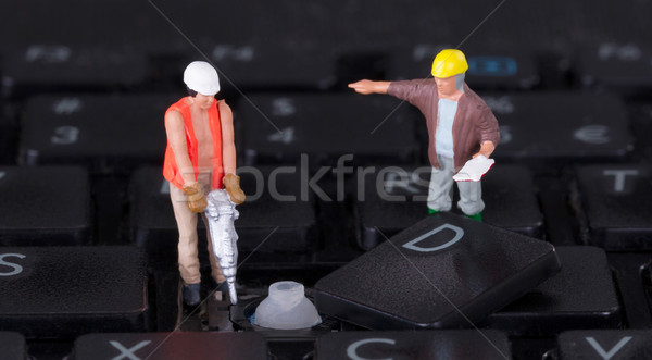 Stock foto: Miniatur · Arbeitnehmer · Bohrer · arbeiten · Tastatur · Computer-Tastatur