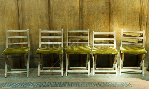 Rij oude stoelen nederlands kerk kantoor Stockfoto © michaklootwijk