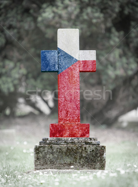 Grafsteen begraafplaats Tsjechische Republiek oude verweerde vlag Stockfoto © michaklootwijk