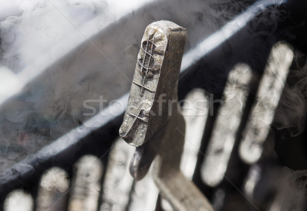 Dollar hamer oude schrijfmachine mysterie Stockfoto © michaklootwijk