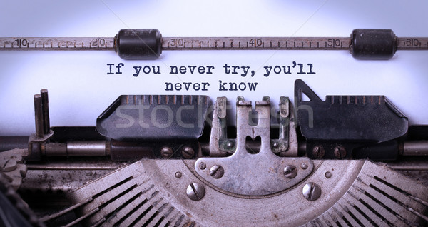 Epocă vechi maşină de scris niciodata scrisoare Imagine de stoc © michaklootwijk