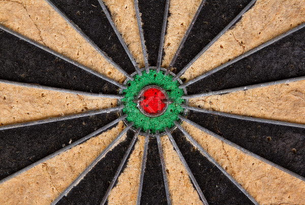 Közelkép öreg darts tábla izolált háttér zöld Stock fotó © michaklootwijk