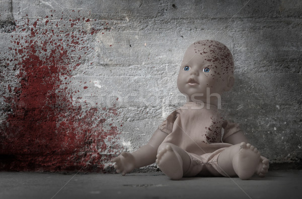 虐待兒童 血腥 娃娃 復古 女孩 孩子 商業照片 © michaklootwijk