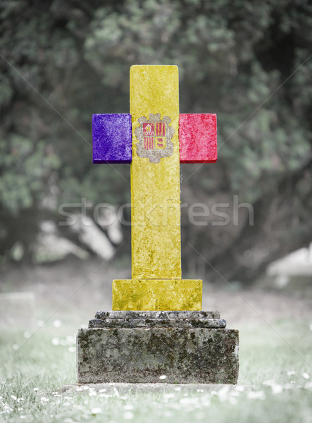 Foto d'archivio: Lapide · cimitero · Andorra · vecchio · intemperie · erba