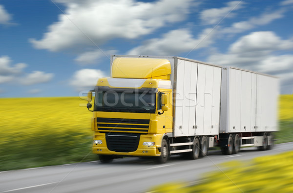 Imagine de stoc: Camion · conducere · rutier · şosea · viteză · trafic