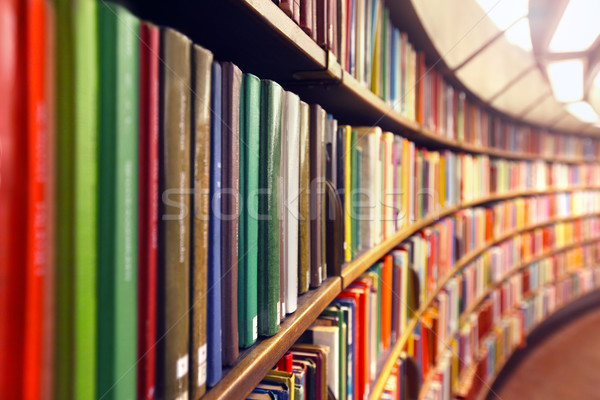 Könyvtár polc bent könyvespolc irodalom Stock fotó © mikdam