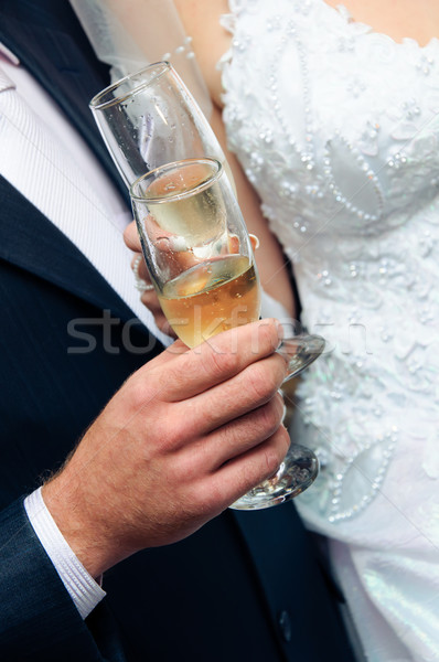 Gafas vino manos boda par vidrio Foto stock © mikhail_ulyannik