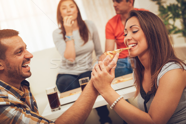 [[stock_photo]]: Manger · pizza · belle · jeunes · souriant