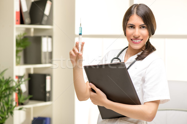 護士 注射 年輕 可愛 女 醫生 商業照片 © MilanMarkovic78