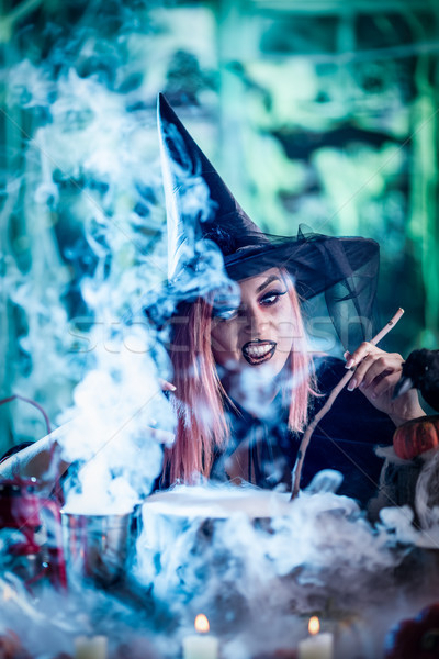 Heks koken magie lachend gezicht griezelig gif Stockfoto © MilanMarkovic78