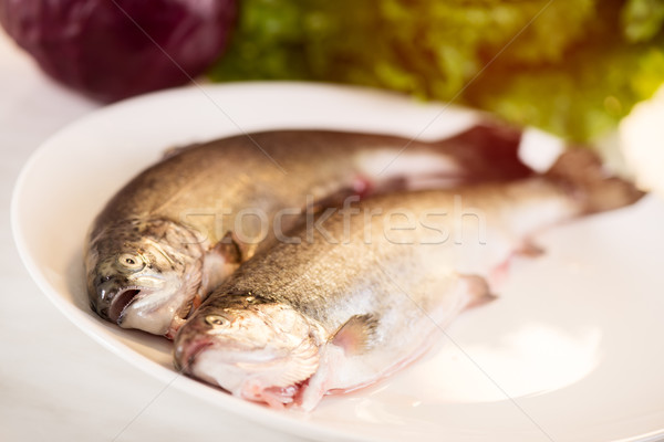 新鮮 鱒魚 二 準備 烹飪 商業照片 © MilanMarkovic78