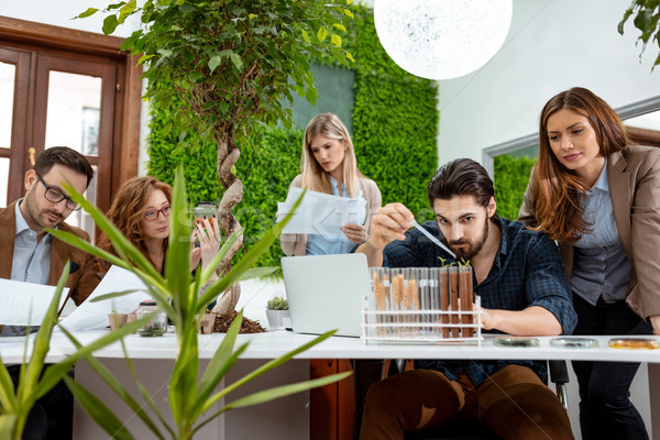 [[stock_photo]]: Gouttes · vie · équipe · Université · échantillon · usine