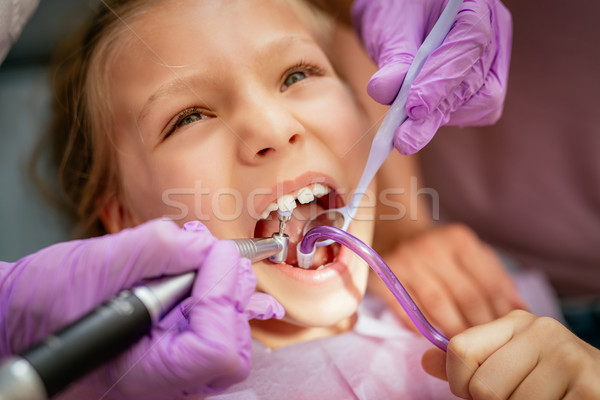 Stock foto: Kleines · Mädchen · Zahnarzt · schönen · besuchen · Sitzung