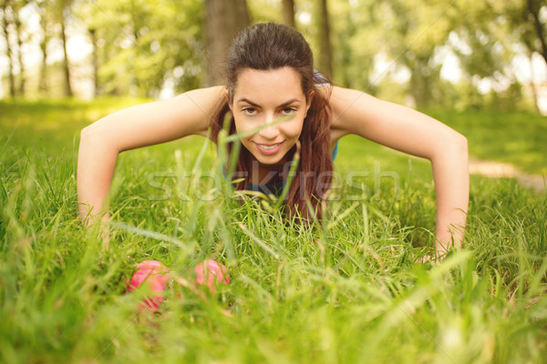 Park sevimli genç kadın kadın spor Stok fotoğraf © MilanMarkovic78