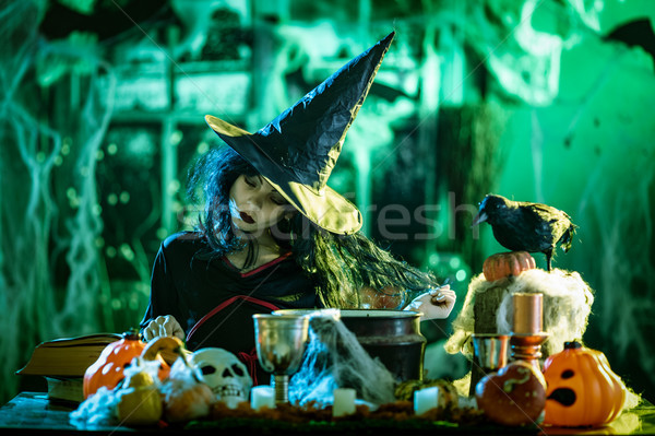 Witch gotowania magic młodych twarz czytania Zdjęcia stock © MilanMarkovic78