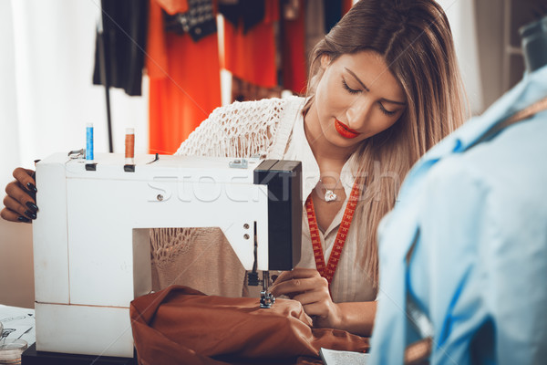 年輕 時尚 設計師 美麗的姑娘 縫紉機 可以 商業照片 © MilanMarkovic78