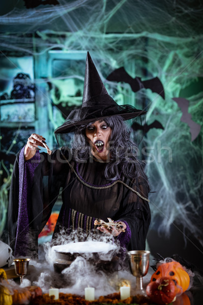 Witch gotowania magic kości twarz pełzający Zdjęcia stock © MilanMarkovic78